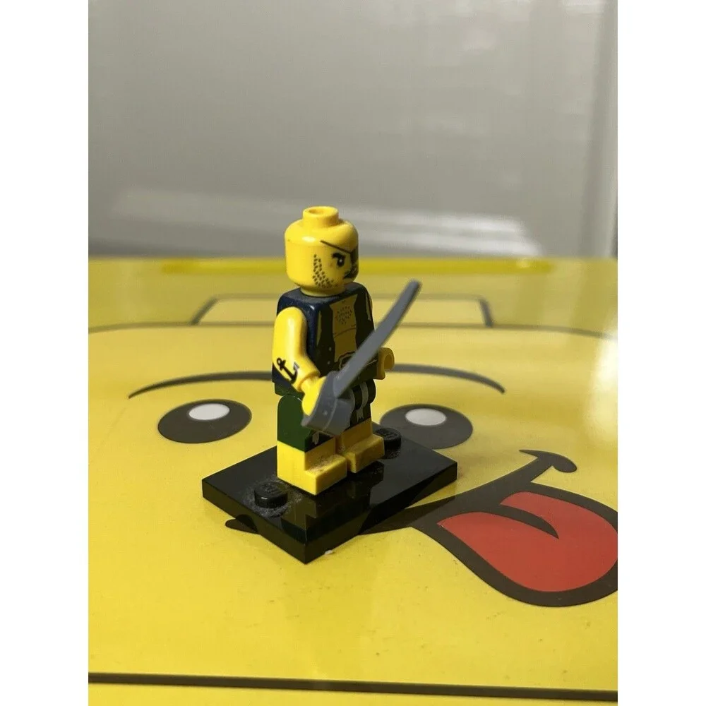 LEGO Minifigure Series 16 Scallywag Pirate